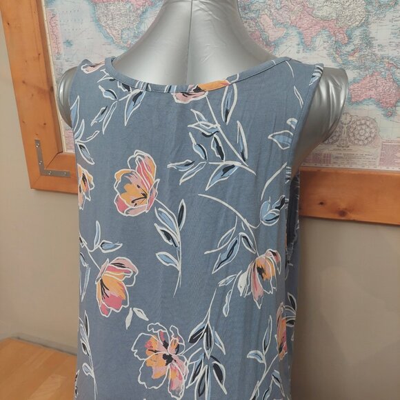 Penningtons In Every Story Plus Size Floral Blue Sleeveless Top Size 2X - Picture 5 of 9